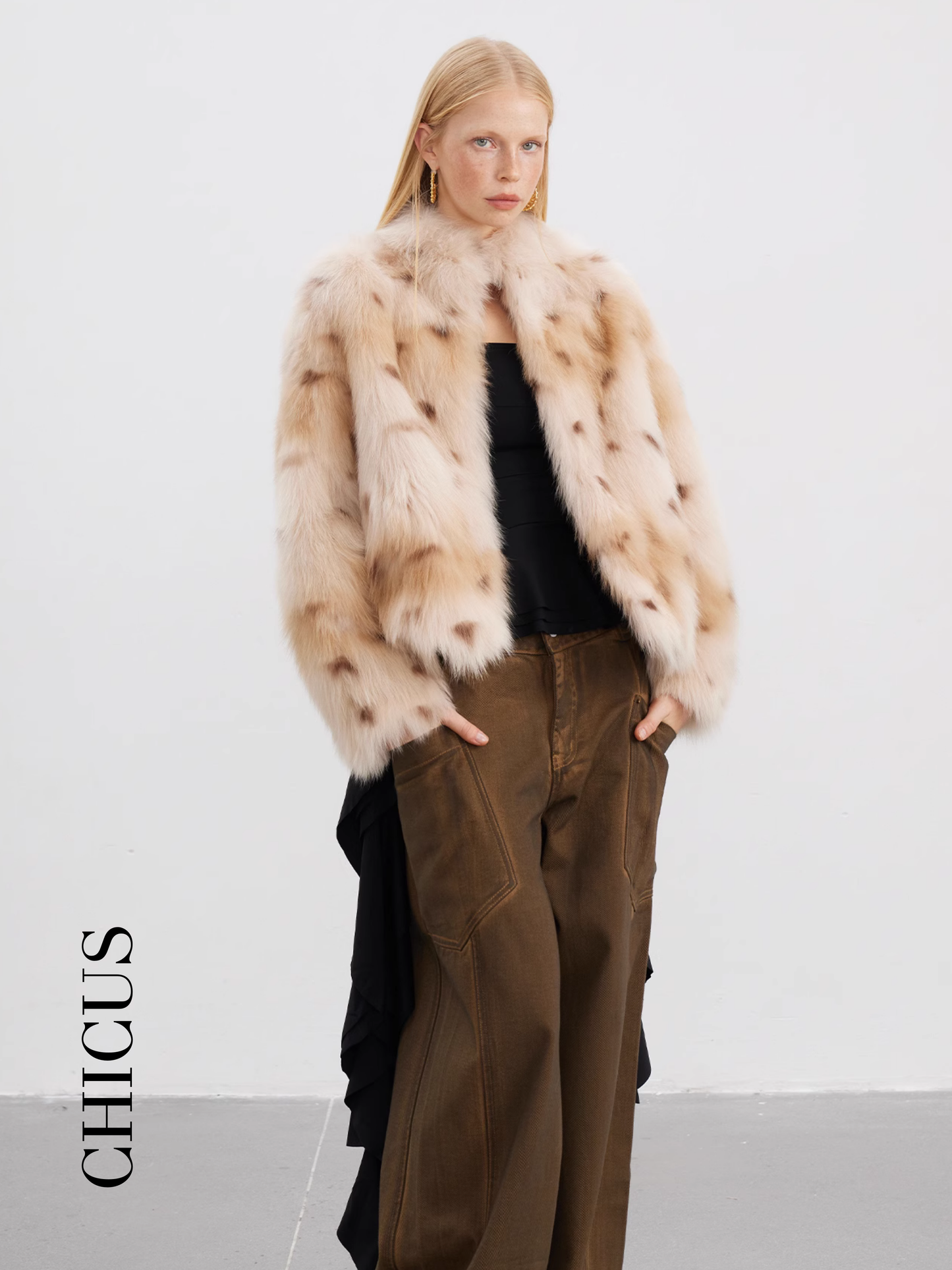 Benekli Tilki "Büyülü Manto" Kadın Kürk Ceket