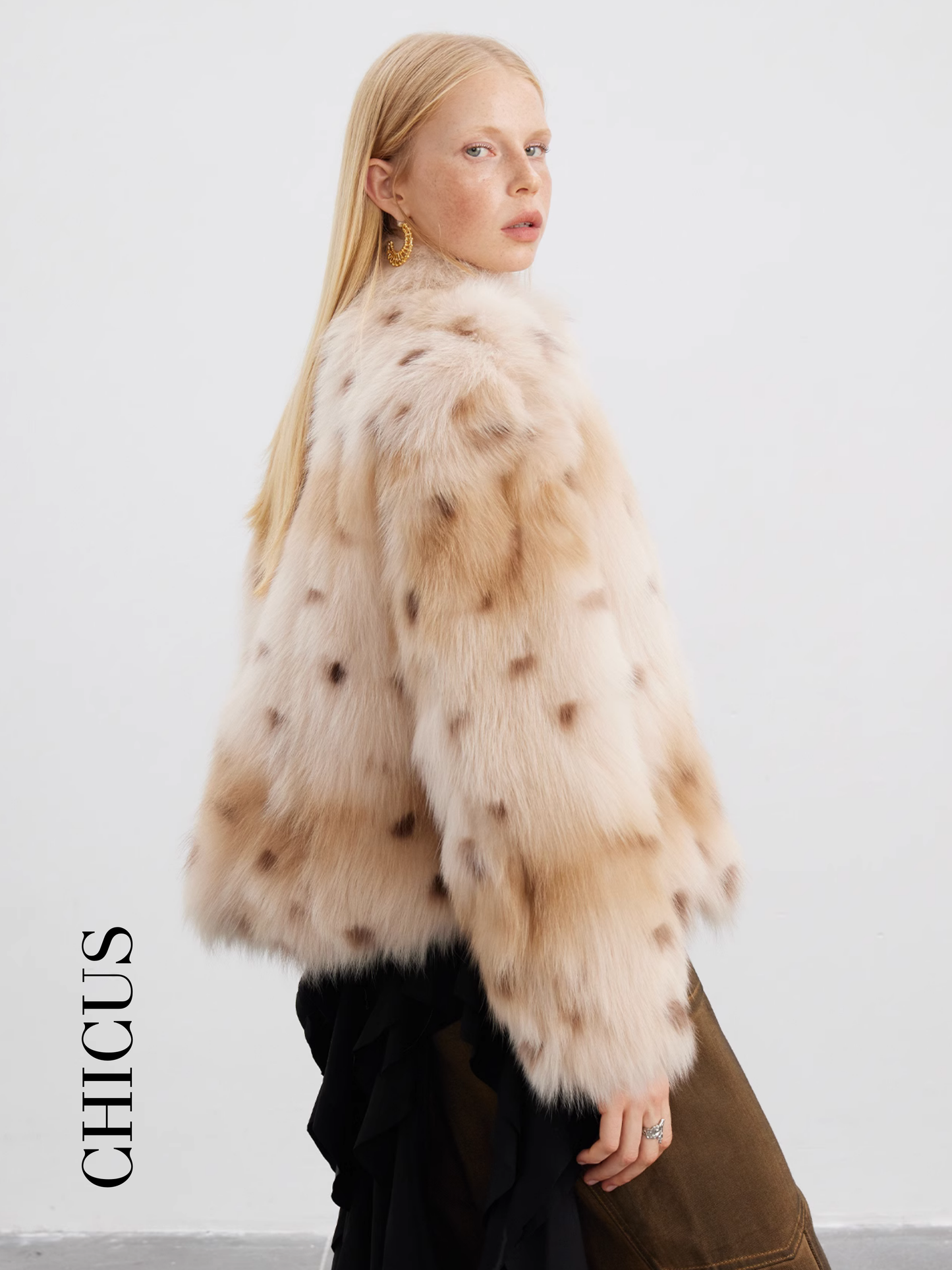 Benekli Tilki "Büyülü Manto" Kadın Kürk Ceket