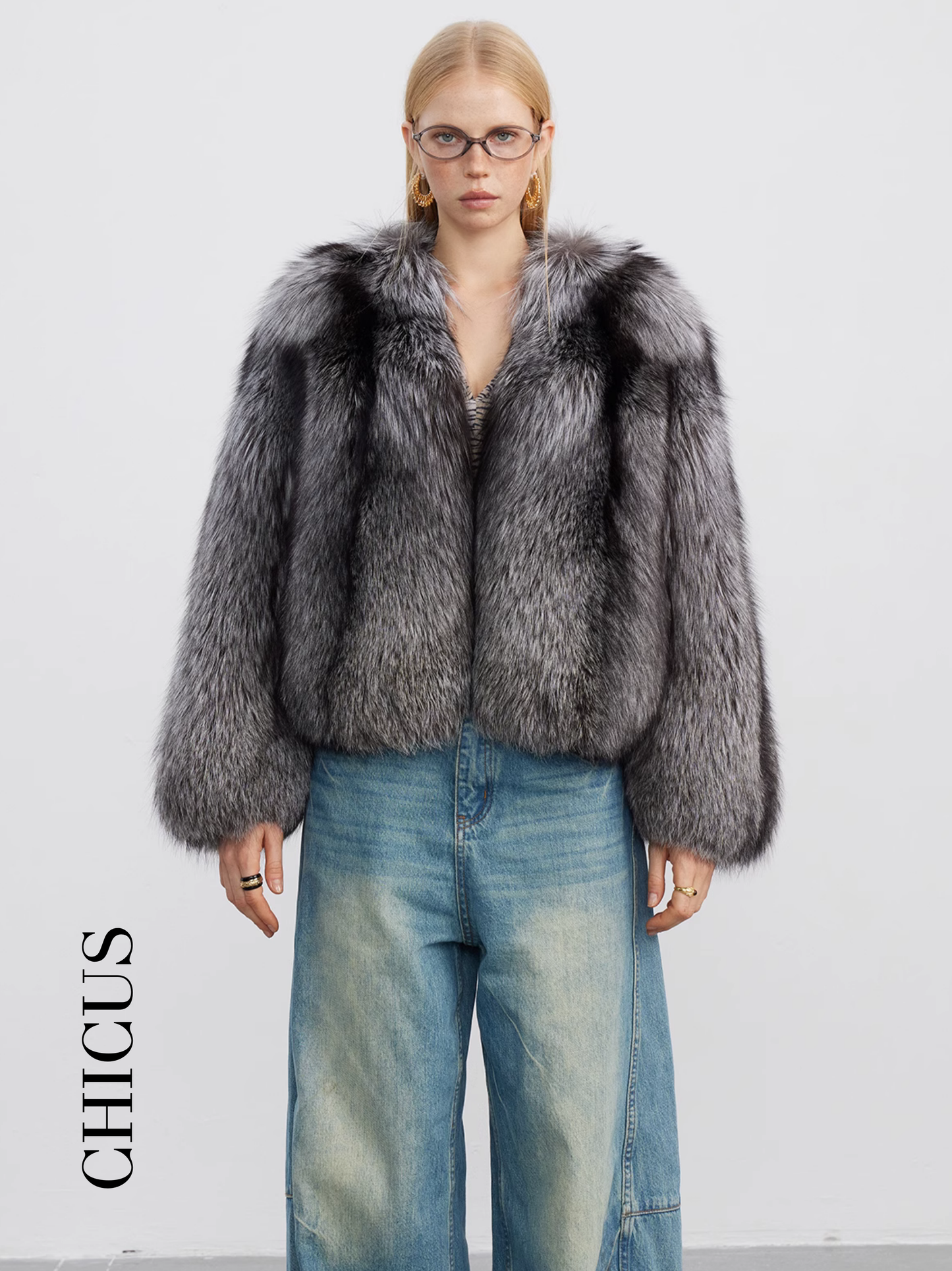 Gümüş Tilki "Asil Duruş" Kadın Kürk Ceket