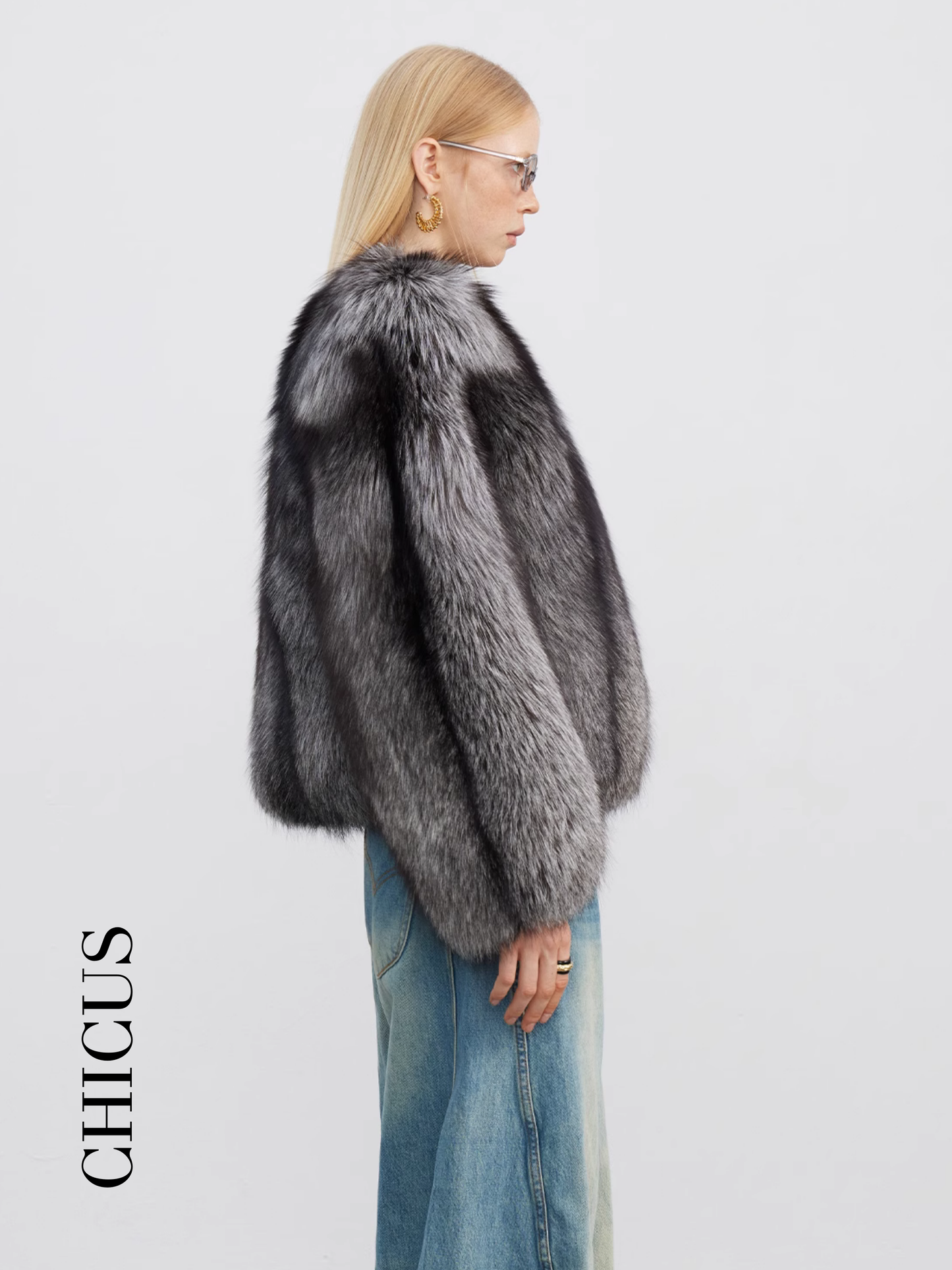 Gümüş Tilki "Asil Duruş" Kadın Kürk Ceket