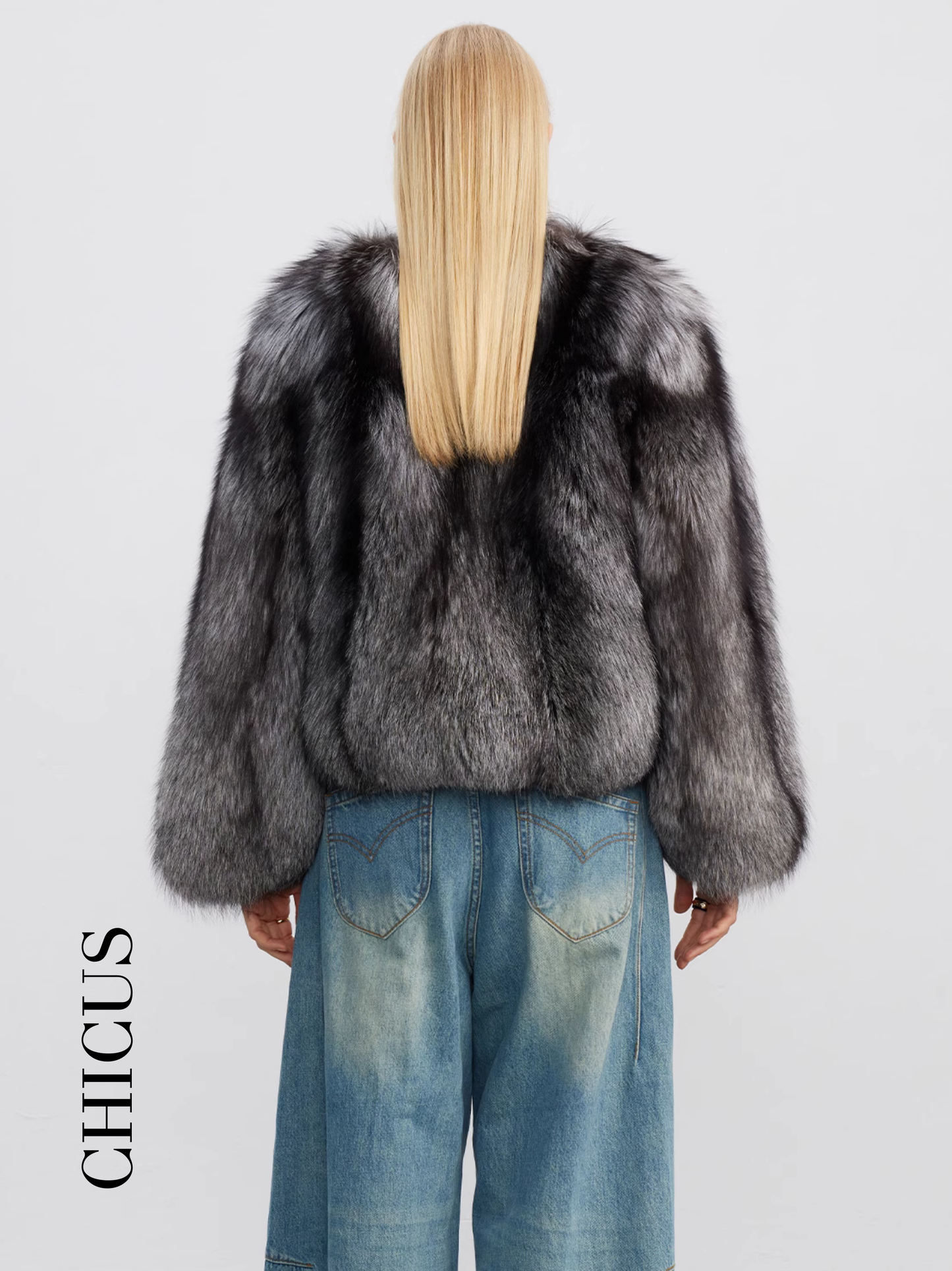 Gümüş Tilki "Asil Duruş" Kadın Kürk Ceket